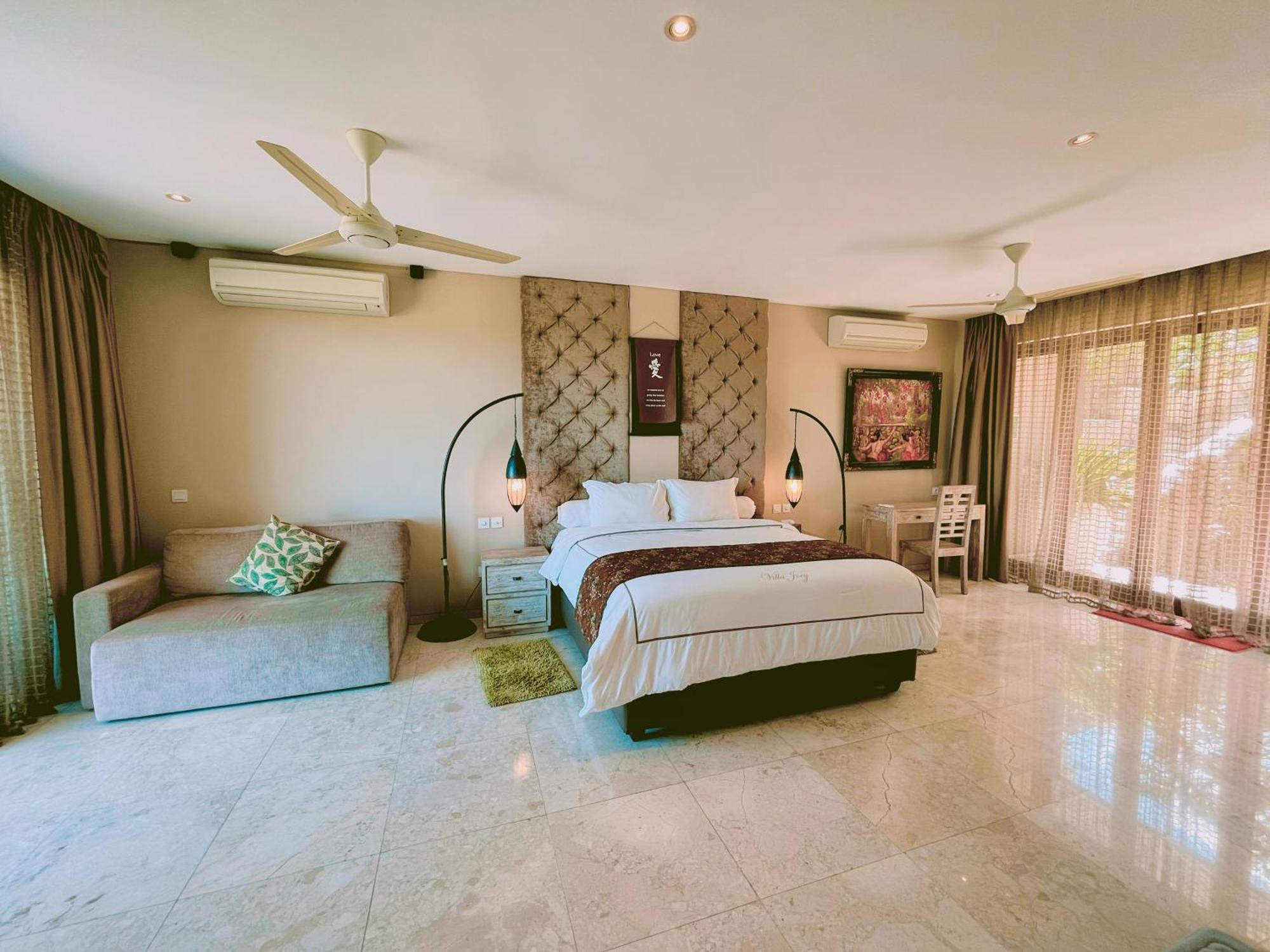 Villa Mandalika Lombok Kuta  エクステリア 写真